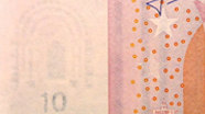 10 eurų vandens ženklas ženklas ant stalo