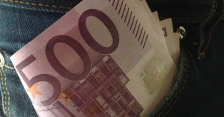 Pilnos kišenės eurų mini