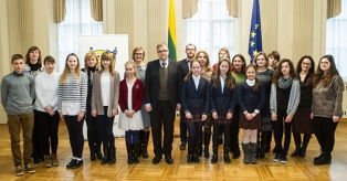 Laimėtojai su Vitu Vasiliausku mini